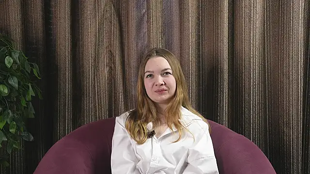 GeorginaCleverley online show from 02/13/25, 07:35