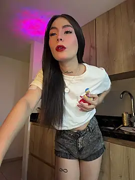 Snapshot of candycami19 chatting on 05/04/26, 07:04 candycami19 online show from 05/04/26, 07:04