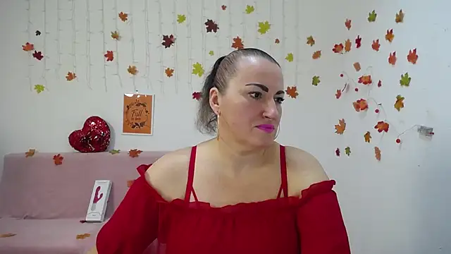 DianaMGG online show from 11/18/25, 06:18