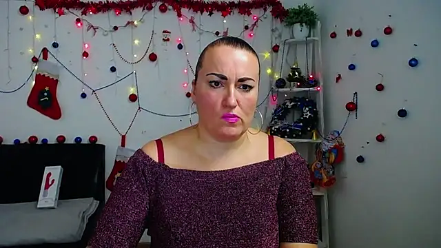 DianaMGG online show from 12/05/25, 07:10