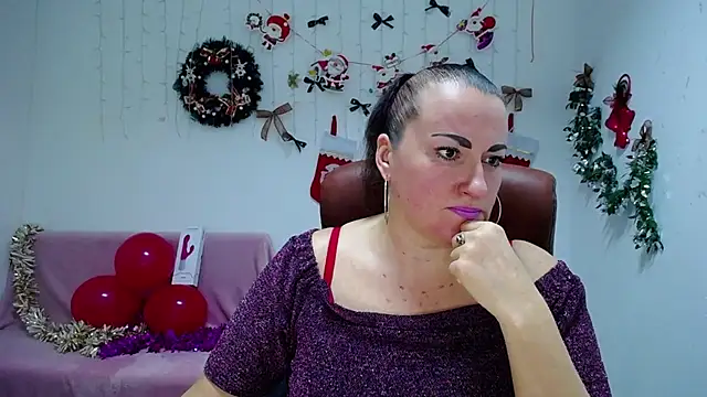 DianaMGG online show from 12/19/25, 06:26