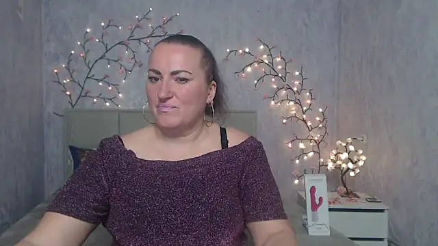 DianaMGG online show from 04/15/26, 05:58