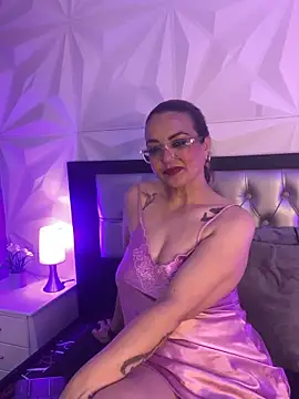 Snapshot of Azaahara_ chatting on 05/19/26, 03:07 Azaahara online show from 05/19/26, 03:07