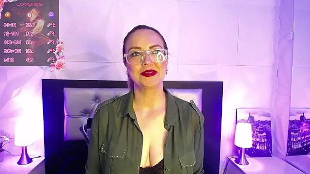 Snapshot of Azaahara_ chatting on 05/26/26, 12:34 Azaahara online show from 05/26/26, 12:34