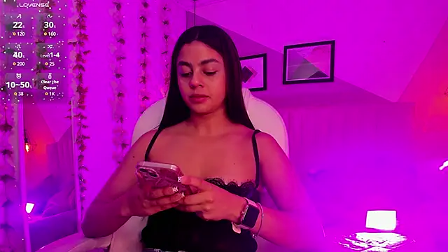 Bella walker  online show from 11/28/25, 08:11