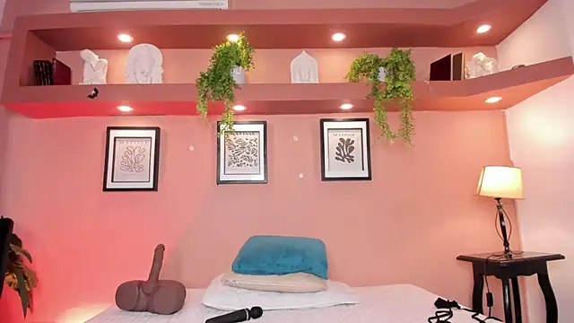 SofiaBennett  online show from 11/19/25, 12:27