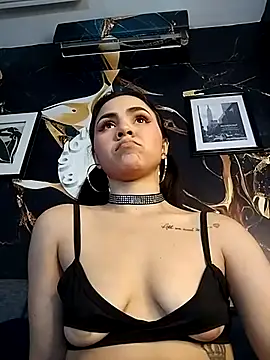 Snapshot of Natty_roberts_ chatting on 02/22/25, 10:20 Natty roberts  online show from 02/22/25, 10:20