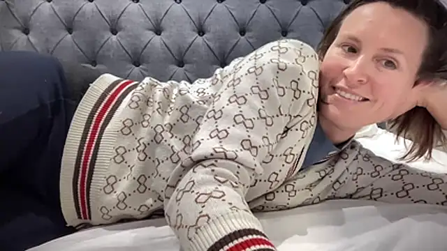 eatmypie69 online show from 10/19/25, 07:58