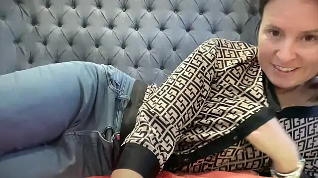 eatmypie69 online show from 11/07/25, 08:58