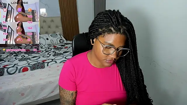 Snapshot of ZahraRose chatting on 05/19/26, 01:56 ZahraRose online show from 05/19/26, 01:56