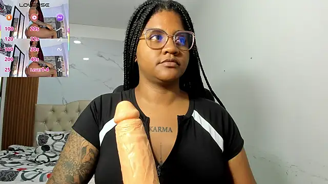 Snapshot of ZahraRose chatting on 06/01/26, 08:43 ZahraRose online show from 06/01/26, 08:43