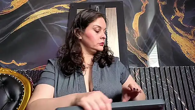 AmandaKovich online show from 02/04/26, 06:58