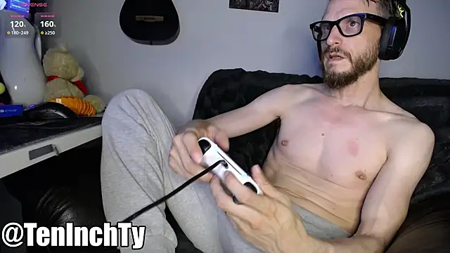 Snapshot of teninchty chatting on 07/16/26, 04:18 teninchty online show from 07/16/26, 04:18
