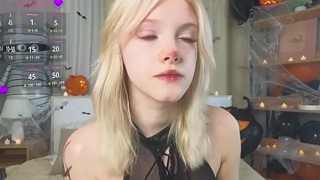 EdlaHewell online show from 10/31/25, 01:28