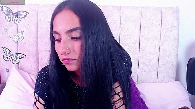 Snapshot of Skinny_doll__ chatting on 03/04/25, 05:34 Skinny doll online show from 03/04/25, 05:34