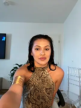 YoungHotMilf97 online show from 11/03/25, 08:48