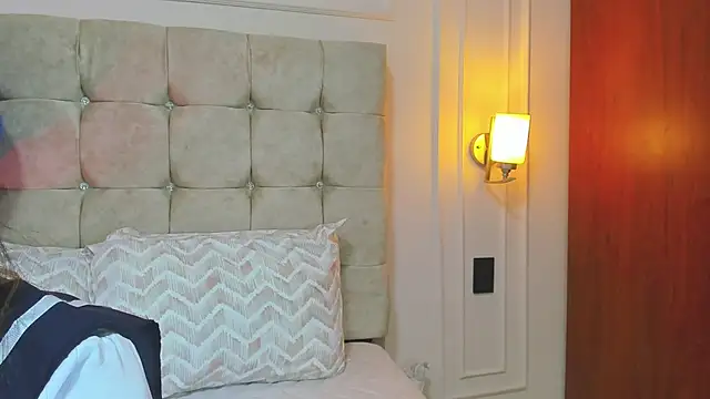 Snapshot of JasmineRoss_1 chatting on 09/10/25, 07:25 JasmineRoss 1 online show from 09/10/25, 07:25