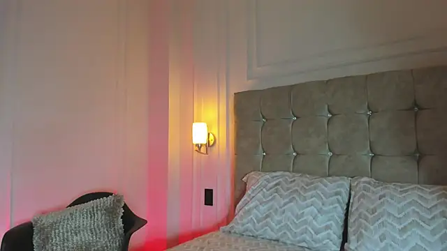 Snapshot of JasmineRoss_1 chatting on 09/12/25, 07:03 JasmineRoss 1 online show from 09/12/25, 07:03