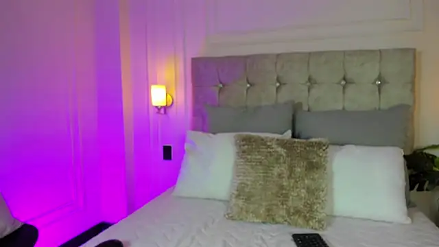 Snapshot of JasmineRoss_1 chatting on 01/15/26, 06:33 JasmineRoss 1 online show from 01/15/26, 06:33