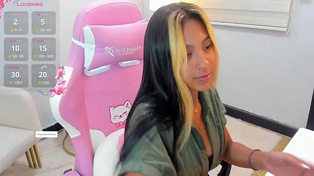 JasmineRoss 1 online show from 04/10/26, 03:50