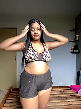 gatinha 18 online show from 10/27/25, 08:13