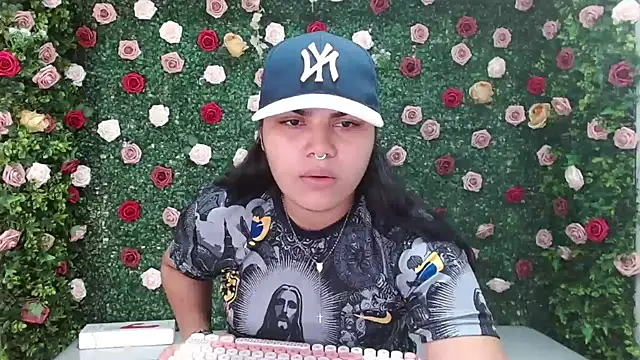 melany rouse18 online show from 11/24/25, 05:23