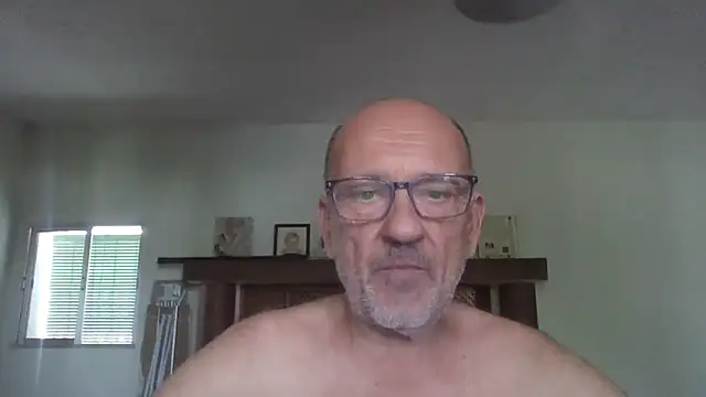 Snapshot of llopaco chatting on 07/20/26, 11:23 llopaco online show from 07/20/26, 11:23