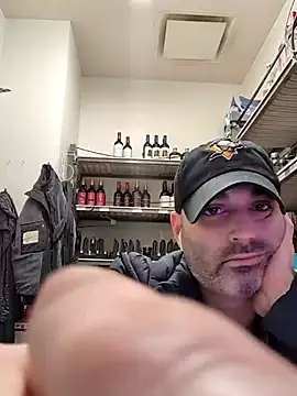 Snapshot of Novabear6996 chatting on 03/03/25, 12:48 Novabear6996 online show from 03/03/25, 12:48