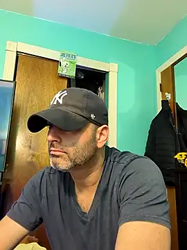 Snapshot of Novabear6996 chatting on 03/13/25, 04:49 Novabear6996 online show from 03/13/25, 04:49