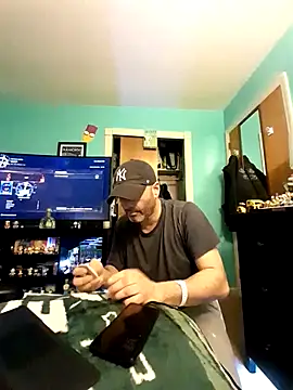 Snapshot of Novabear6996 chatting on 03/21/25, 01:02 Novabear6996 online show from 03/21/25, 01:02