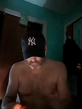 Snapshot of Novabear6996 chatting on 03/21/25, 11:22 Novabear6996 online show from 03/21/25, 11:22