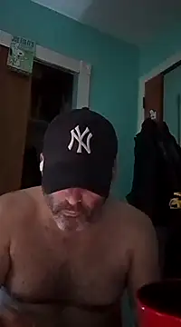 Snapshot of Novabear6996 chatting on 03/21/25, 02:29 Novabear6996 online show from 03/21/25, 02:29