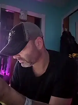 Snapshot of Novabear6996 chatting on 03/22/25, 08:51 Novabear6996 online show from 03/22/25, 08:51