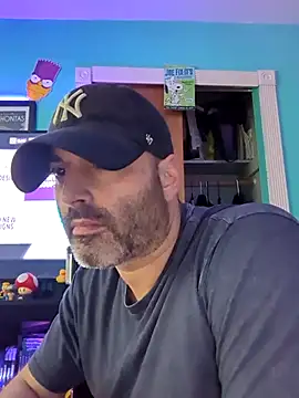 Snapshot of Novabear6996 chatting on 10/01/25, 02:12 Novabear6996 online show from 10/01/25, 02:12