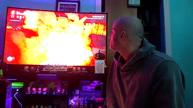 Snapshot of Novabear6996 chatting on 10/17/25, 04:04 Novabear6996 online show from 10/17/25, 04:04