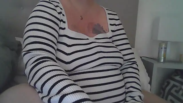 sizha6 online show from 11/19/25, 10:59