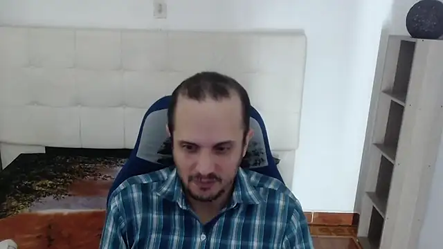 JhonTorres018 online show from 11/21/25, 09:41