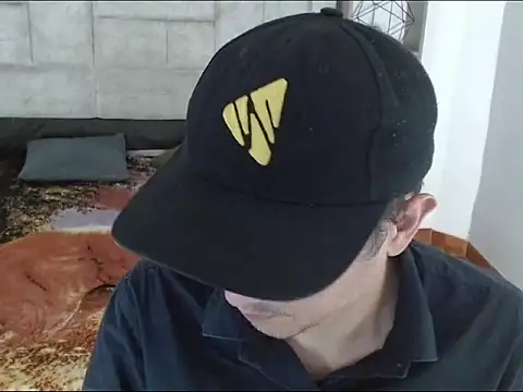 JhonTorres018 online show from 03/03/26, 07:20