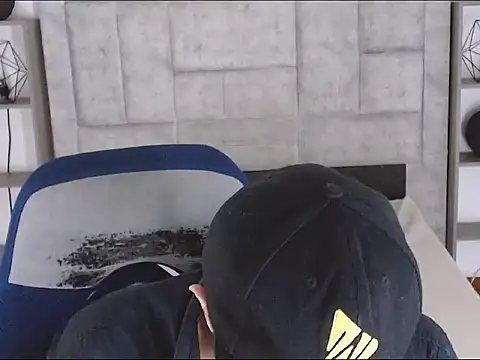 JhonTorres018 online show from 03/05/26, 08:27