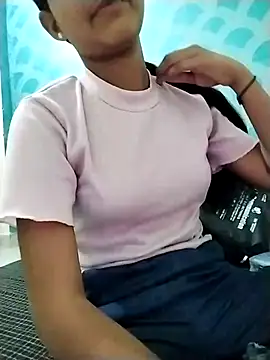 Snapshot of Aaradhna-hoy chatting on 03/09/25, 12:09 Aaradhna-hoy online show from 03/09/25, 12:09