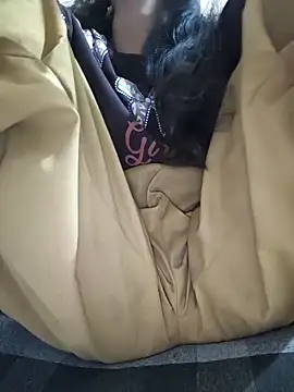 Snapshot of Aaradhna-hoy chatting on 10/18/25, 12:50 Aaradhna-hoy online show from 10/18/25, 12:50