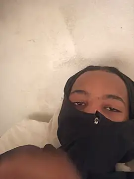 Snapshot of Smaragstr chatting on 03/05/26, 12:45 Smaragstr online show from 03/05/26, 12:45