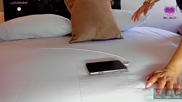 Skay Hot online show from 12/08/24, 06:28