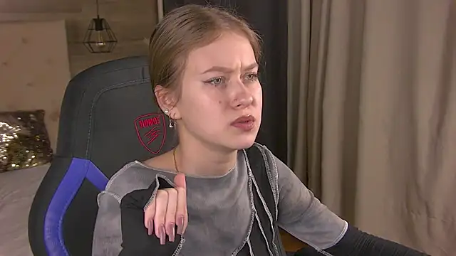 EveMundie online show from 02/15/25, 01:49