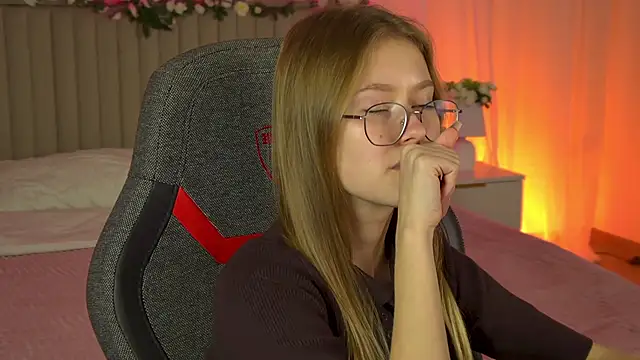 EveMundie online show from 09/24/25, 12:19