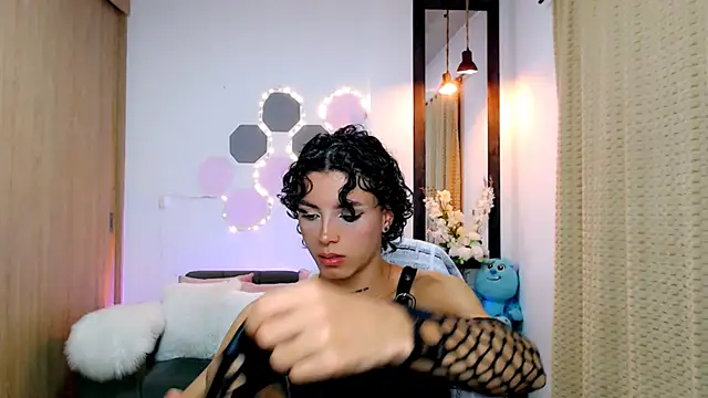 nilam valker online show from 03/16/25, 11:57