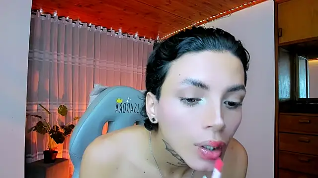 Snapshot of nilam_valker chatting on 06/13/26, 06:39 nilam valker online show from 06/13/26, 06:39