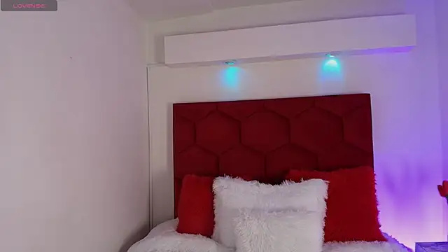 LoreleyNovoa online show from 09/17/25, 03:19