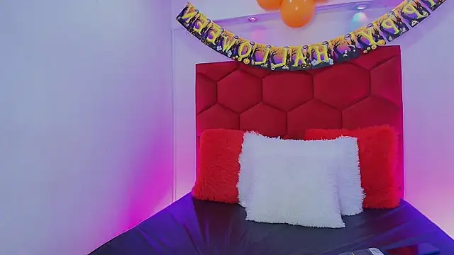 LoreleyNovoa online show from 10/10/25, 03:49