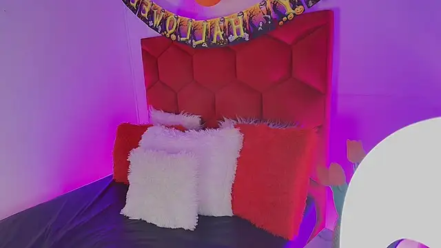 LoreleyNovoa online show from 10/14/25, 03:40